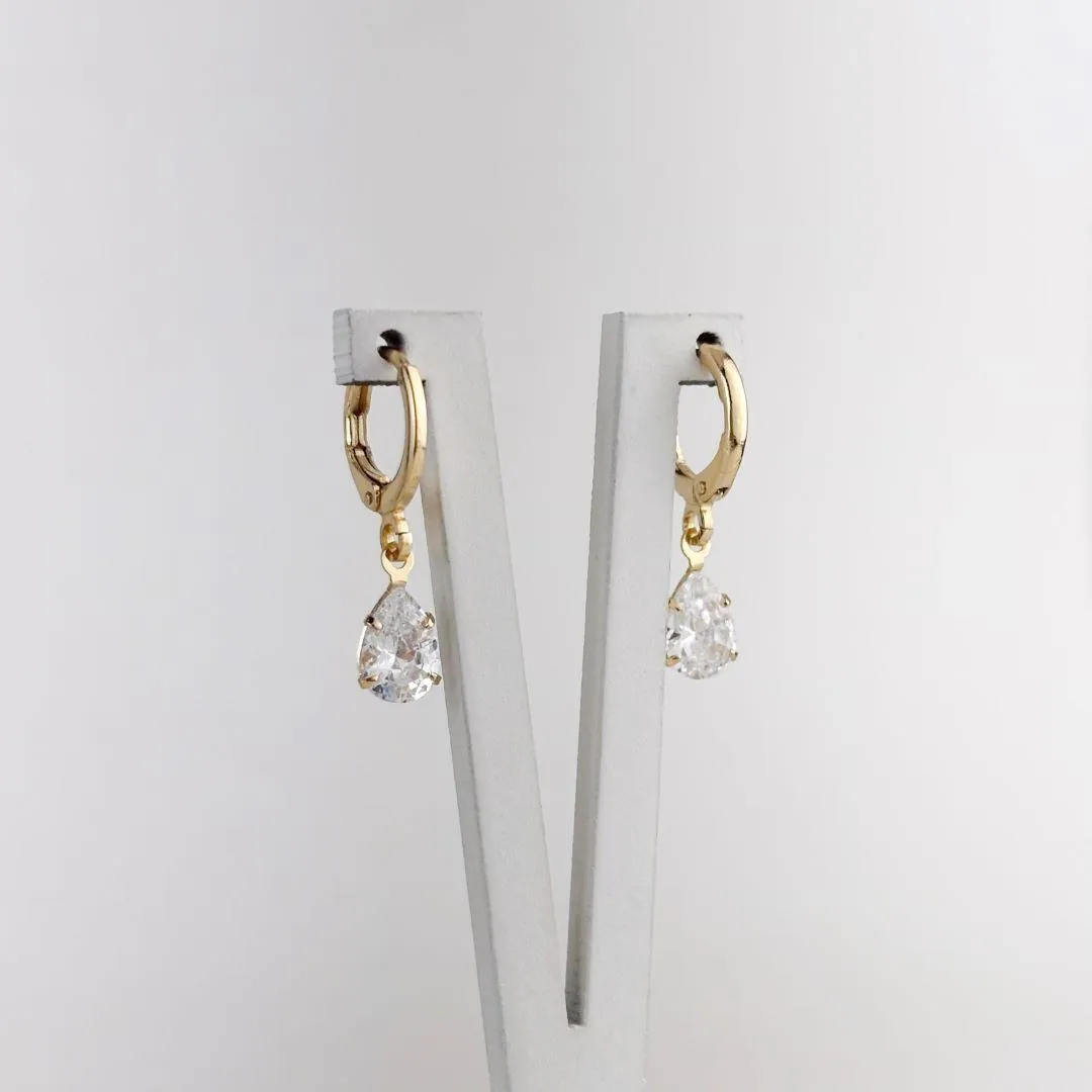 Brinco Argola Ponto de Luz Cravejado em Zircônias Folheado a Ouro 18k