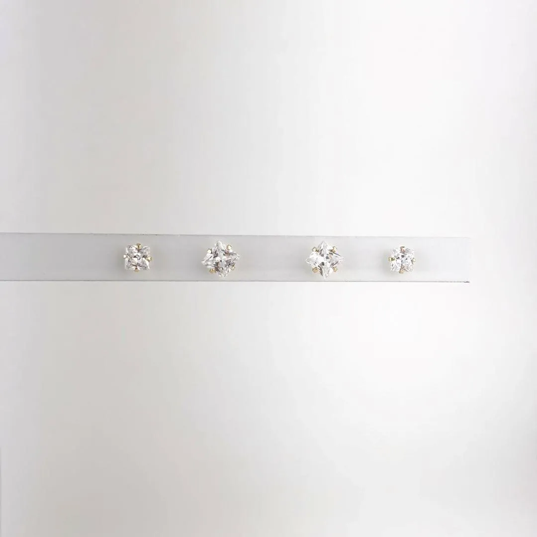 Brinco Duo Ponto de Luz Cravejado em Zircônias Folheado a Ouro 18k