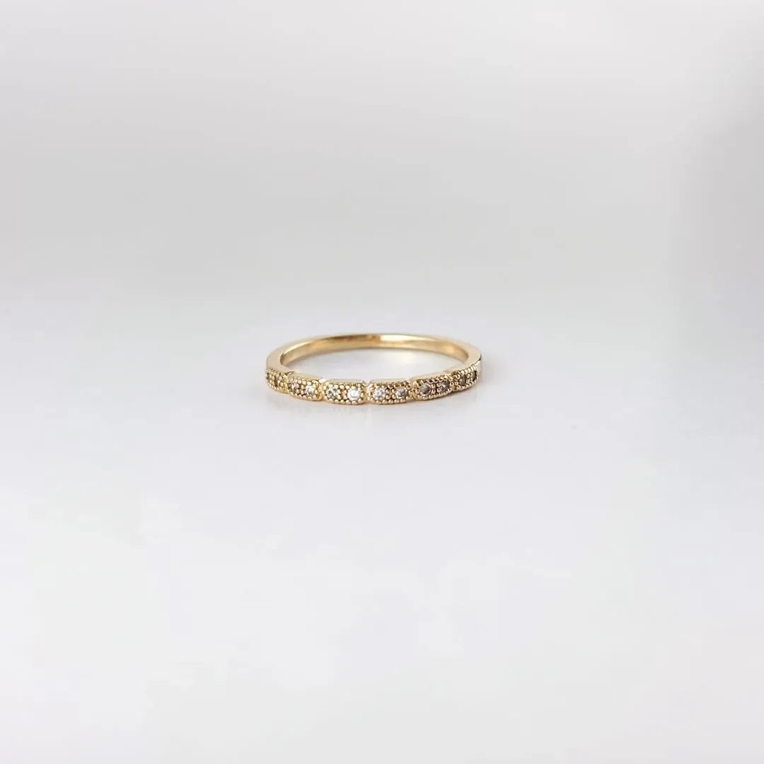 Anel Meia Aliança em Zircônias Folheado a Ouro 18k