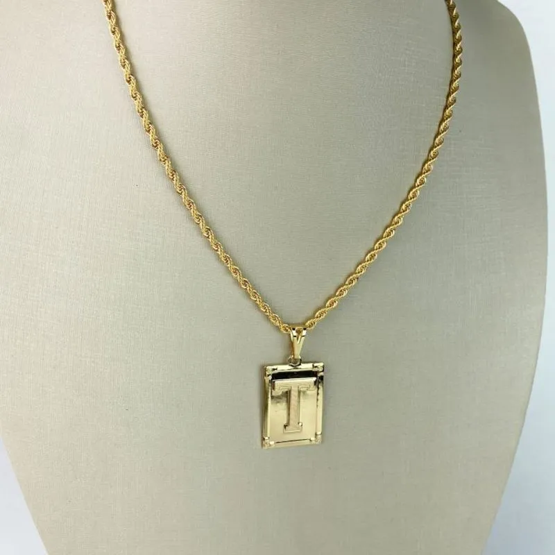 Colar Cordão Baiano com Pingente Letra T Folheado a Ouro 18k Colar Cordão Baiano com Pingente Letra T Folheado a Ouro 18k